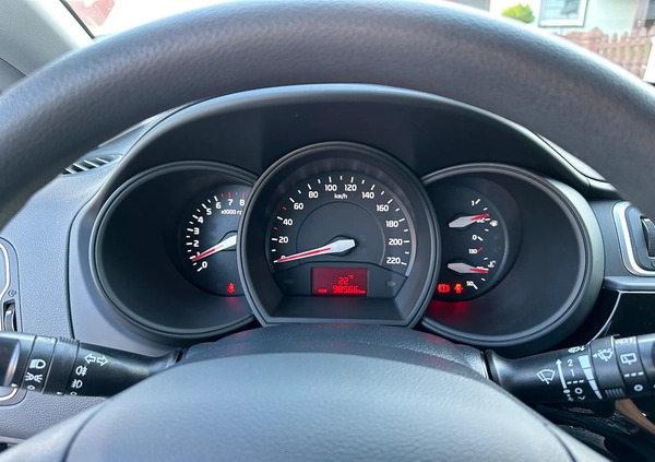 Kia Rio cena 36900 przebieg: 98000, rok produkcji 2017 z Trzebnica małe 667
